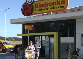 Çekët për pazare në Poloni: Ushqimet e rrobat, 30% më lirë sesa në vendin tonë