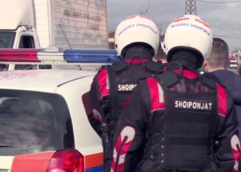Efektivi i ‘Shqiponjave’ dhunohet në Tiranë, mes autorëve kolegu i tij nga Vlora