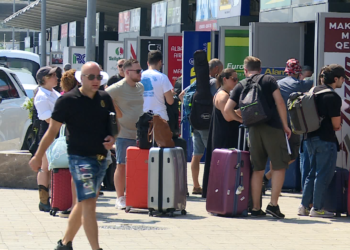 Problemet që hasën turistët/ Adresat, sinjalistika dhe mangësitë e transportit publik