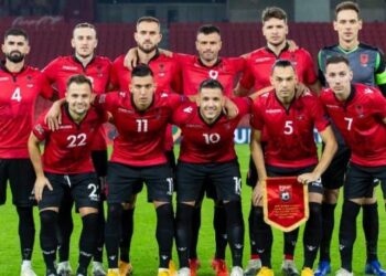 Kuqezinjtë mblidhen të hënën në Tiranë, më 6 shtator udhëtimi drejt Çekisë
