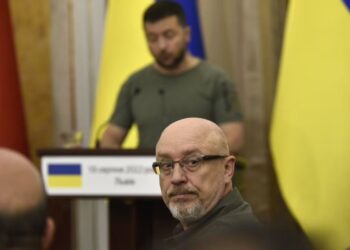 Parlamenti ukrainas miraton shkarkimin e ministrit të mbrojtjes, reagon Rusia