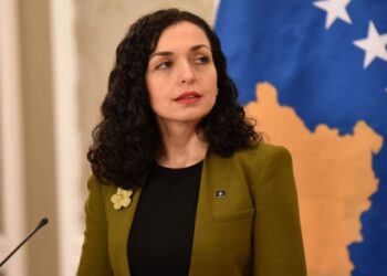 Osmani merr titullin e lartë “Patron i Kalasë” në Berat, i dorëzohet nga kryebashkiaku Demo
