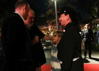 I shoqëruar nga Linda dhe Zaho, zbulohet ku shkoi Rama me ministrat pas Asamblesë së PS-së