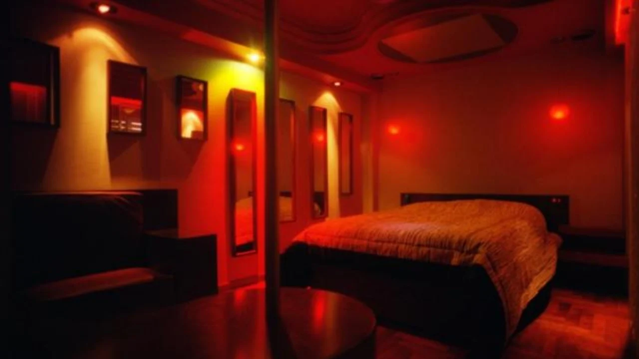 Prostitucion në një hotel në Tiranë, ndiqet penalisht 40-vjeçarja