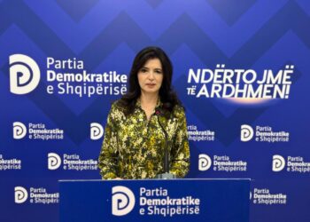 PD ‘shigjeton’ Sali Berishën: Ortak i Aleancës së Kullave. Ta thanë britanikët dhe SHBA se sa i zhytur je…