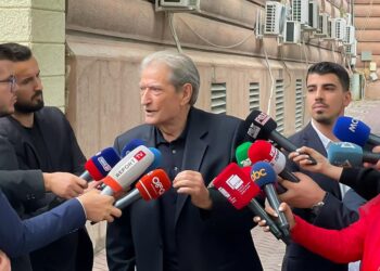 Berisha ngatërron Kuvendin me sheshin: Do vijojmë protestën, deputetët socialistë ta respektojnë