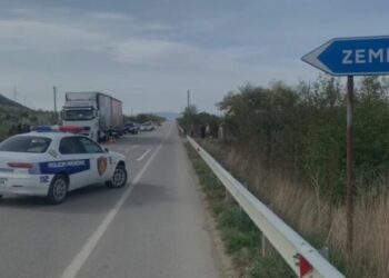 Aksident tragjik në Korçë, makina përplas për vdekje nxënësen 14 vjeçe