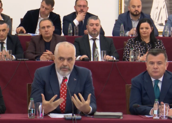 Sot seanca “e nxehtë” në Kuvend, Rama porosi Grupit të PS: Zbatojmë rregulloren! Opozita le të vijojë me…