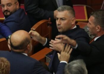 Goditi me grusht deputetin e Vlorës, pendohet Nallbati: Diçka që nuk nderon askënd