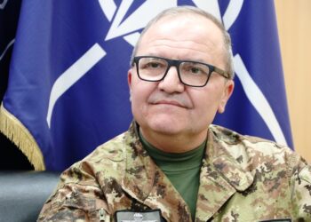 Komandanti i KFOR-it në Kosovë paralajmëron përforcime: Do të ketë trupa shtesë nga Rumania