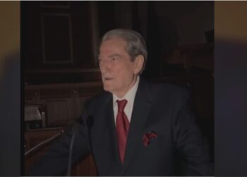 Berisha, në ekstazë me aludimet e veta: Shqipërisë do t’i rikthehen vizat nga Komisioni Europian