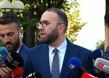 Deputetët e Berishës dalin nga Kuvendi, Bardhi: Përjashtimi, urdhër i pavlefshëm! Sërish seancën e ardhshme…!