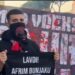 FOTO/ “Lavdi Afrim Bunjakut”/ Tifozat Kuq e Zi mbajnë në duar edhe pankarta për dëshmorin e Kosovës
