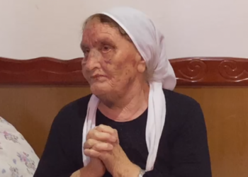 “E quajta veten të vdekur!”/  U dhunua nga dy të rinj, e moshuara rrëfen tmerrin: Njëri më goditi nga pas, e kafshova dhe më lëshoi