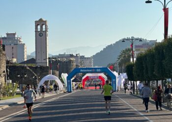 Mijëra atletë vendas e të huaj marrin pjesë në mini maratonën ndërkombëtare “Skampa 2023” në Elbasan