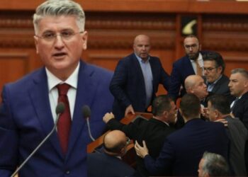 Jorida e Etilda i luteshin Zotit! Salianji spërkaste me ujë si frat! Nallbati tregoi pëllëmbën!