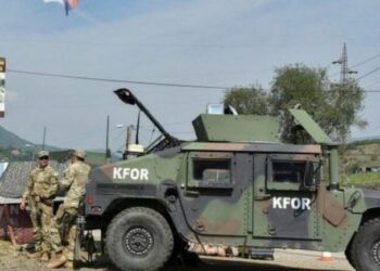 KFOR njofton se mbërritën 400 ushtarët britanikë e rumunë në Kosovë, rritet prania e trupave në kufi me Serbinë