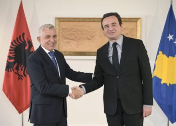 Kurti, takim të përzemërt lamtumire me ambasadorin Minxhozi: E falënderon për kontributin e çmuar në…!