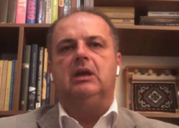 U dorëhoq si deputet/ Nimanbegu: Pjesëmarrja në qeverinë e re, hap i gabuar. Mali i Zi drejt destabilitetit politik