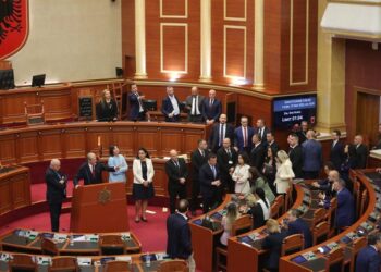 Halli i madh i “Rithemelimit”