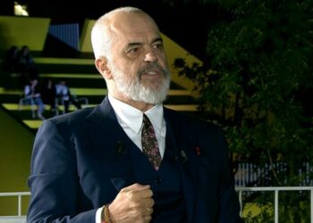 “Goditje” vetëm nga krahu i majtë, a trembeni….? Rama: Unë jam mbrojtësi e frymëzuesi i SPAK që t’i nxjerrë ujin e zi. Nëse bën pasuri në…!