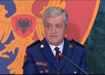 Megaoperacioni/ Rrumbullaku: Eshtë i dokumentuar roli i shefit të komisariatit të Laçit në mbështetje të grupit kriminal. Sekuestro…!