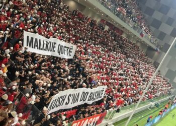 “Mallkue qoftë, kush s’na do bashkë”, mesazhi i banderolës së tifozave kuqezi