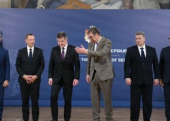 Vuçiç: S’kam fjetur me natë të tëra, s’e di a do të bërtas apo do të qaj nga dhimbja