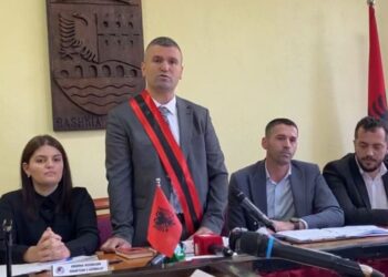 Fitoi në zgjedhjet e pjesshme në Kukës, Albert Halilaj merr zyrtarisht detyrën
