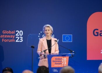 “300 mld euro për të financuar sfidat e Europës”/ Von der Leyen në forumin “Global Gateway”: Kush nuk ecën para do të mbesë pas