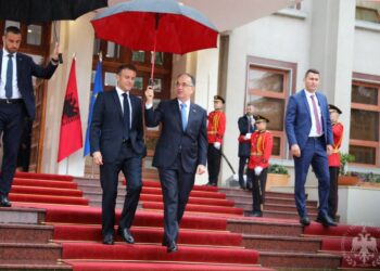 FOTO/ “Nga Kosova, tek integrimi”, Begaj zbardh bisedën me Macron: Të dënohen aktet e dhunshme në komunat e Veriut