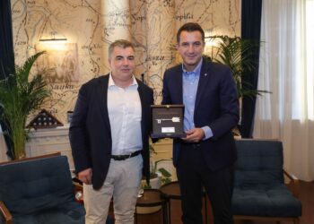 Veliaj pret nobelistin ruso-britanik në Fizikë: Bashkëpunim për sigurimin e bursave për shkencëtarët e rinj shqiptarë në Singapor