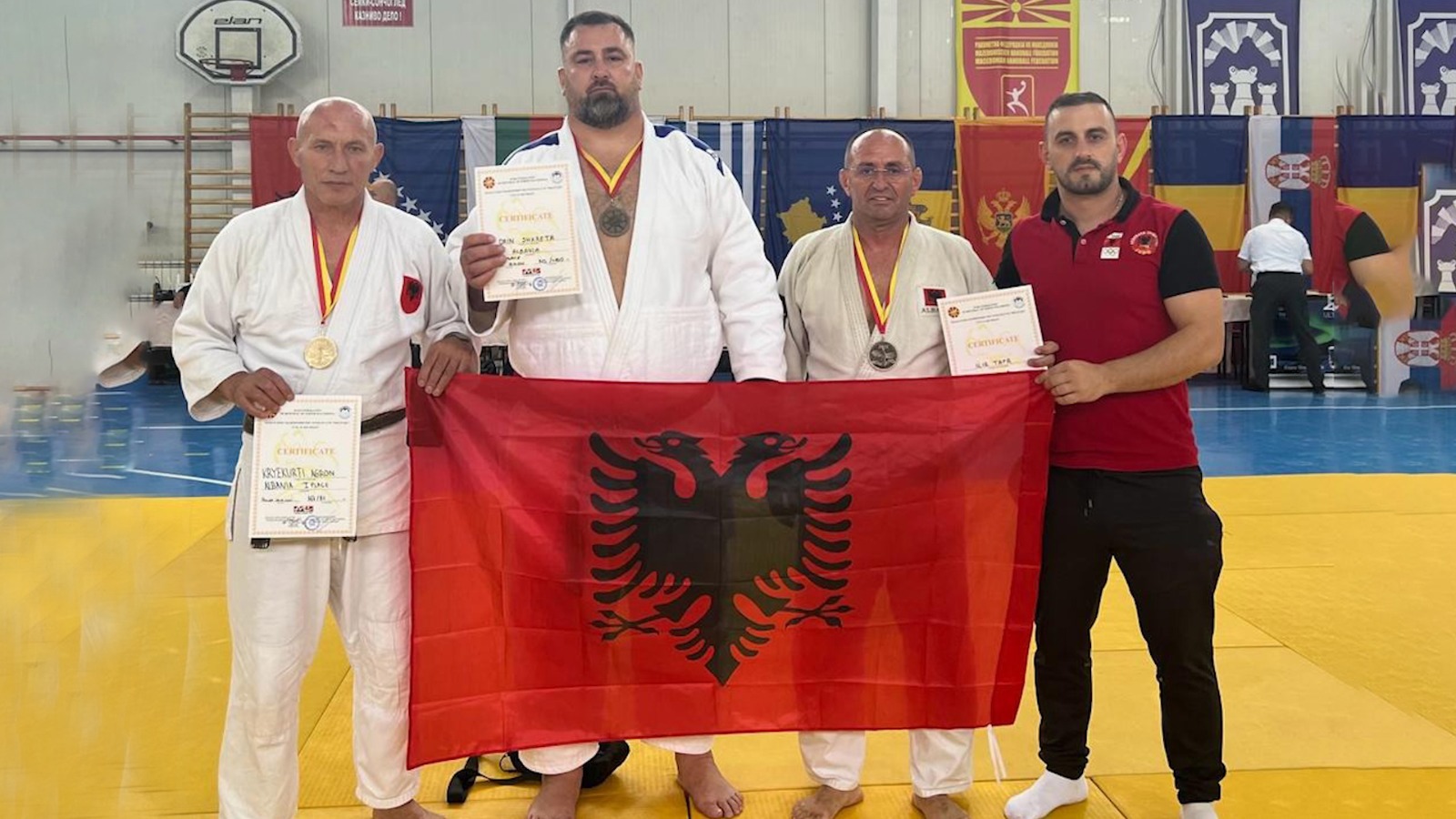 62-vjeçari shqiptar fiton medalje ari në xhudo: Do merrem me sport edhe për 10 vite