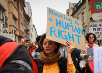 Në shtetin më të pasur në Europë, qytetarët dalin në protestë për rritjen e çmimit të shtëpive