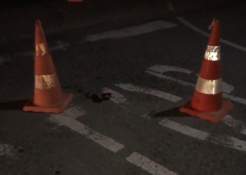 Emrat/ Përplasje e frikshme: Aksidentohen dy motorë në Fier, 3 të plagosur, 2 prej tyre të mitur