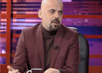 “Më mbajti si gomë rezervë”/ Shkrimtari Albatros Rexha zbulon femrën që i theu zemrën