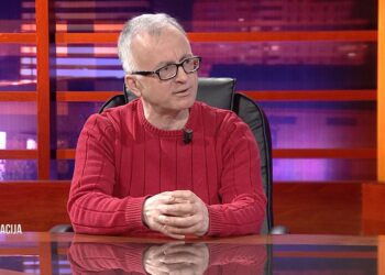 Për injorantët me patentë dhe moderatorët që i ftojnë nëpër studio