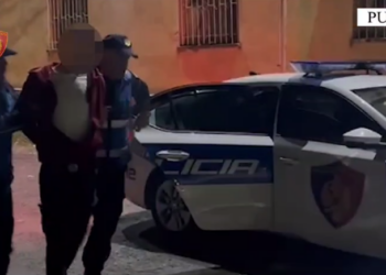 Emri/ Mbolli 29 kilogramë kanabis afër banesës, arrestohet 27-vjeçari pukjan i shpallur në kërkim
