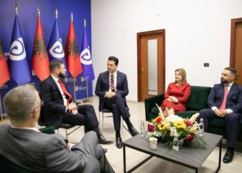 Basha me zv.presidentin e IRI, ‘thumbon’ dhe Berishën: PD mbështet SPAK-un! Paratë e vjedhura t’u kthehen shqiptarëve