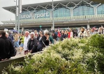Kërcënimi/ Alarm për bombë, evakuohet aeroporti i Bazelit në Zvicër për arsye sigurie