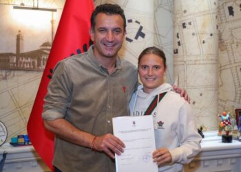 Portiere me ekipin e Lyonit, atletja me origjinë nga Ulqini betohet para Veliajt: Tashmë shqiptare jo vetëm me gjak