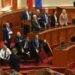 Deputeti i PD ‘thumbon’ Berishën: Dhuna e bojkoti s’mund të jenë alternativë, jemi goditur. Përfiton Rama nga…!