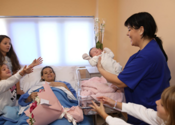 “Familja Deda sjell në jetë fëmijën e shtatë në Maternitetin “Koço Gliozheni””
