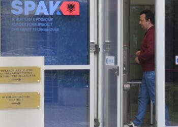I akuzuar se kishte lidhje me çështjen “Charles McGonigal”, Dorian Duçka paraqitet në SPAK