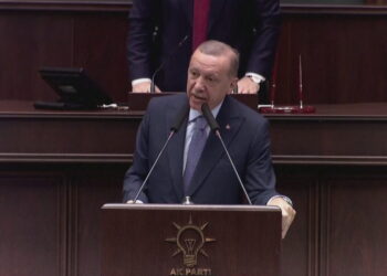 “Hej Izrael, Turqia nuk të detyrohet asgjë!”/ Erdogan: Hamas nuk është organizatë terroriste, por çlirimtare