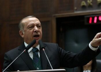 Lufta Hamas-Izrael, Erdogan “shpërthen” ndaj SHBA: Ç‘kërkon aeroplanmbajtësja amerikane atje?