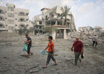 Sulmet ajrore nga Izraeli, banorët në Gaza të shkatërruar