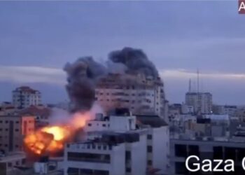 VIEDO/ Përgjigjia e Izraelit: Rrafshohen ndërtesat në Rripin e Gazës që u përdorën nga HAMAS për sulmin terrorist