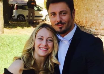 Bashkëshorti i Melonit zbuloi ‘tradhtinë’ live, kryeministrja italiane nis procedurat e divorcit
