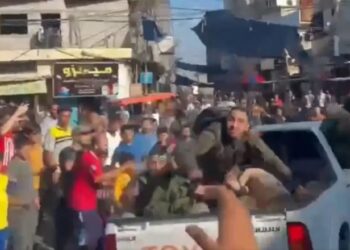 Sulmi i Hamasit/ Dramatike situata në Izrael, militantët palestinezë pushtojnë disa qytete, marrin pengje